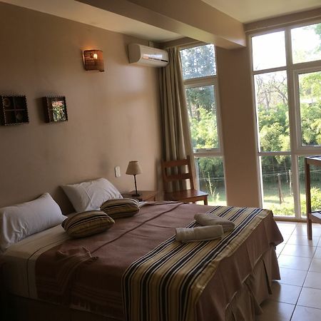 Tangoinn Club Iguazu Party Luxury Hostel Пуерто-Іґуасу Екстер'єр фото