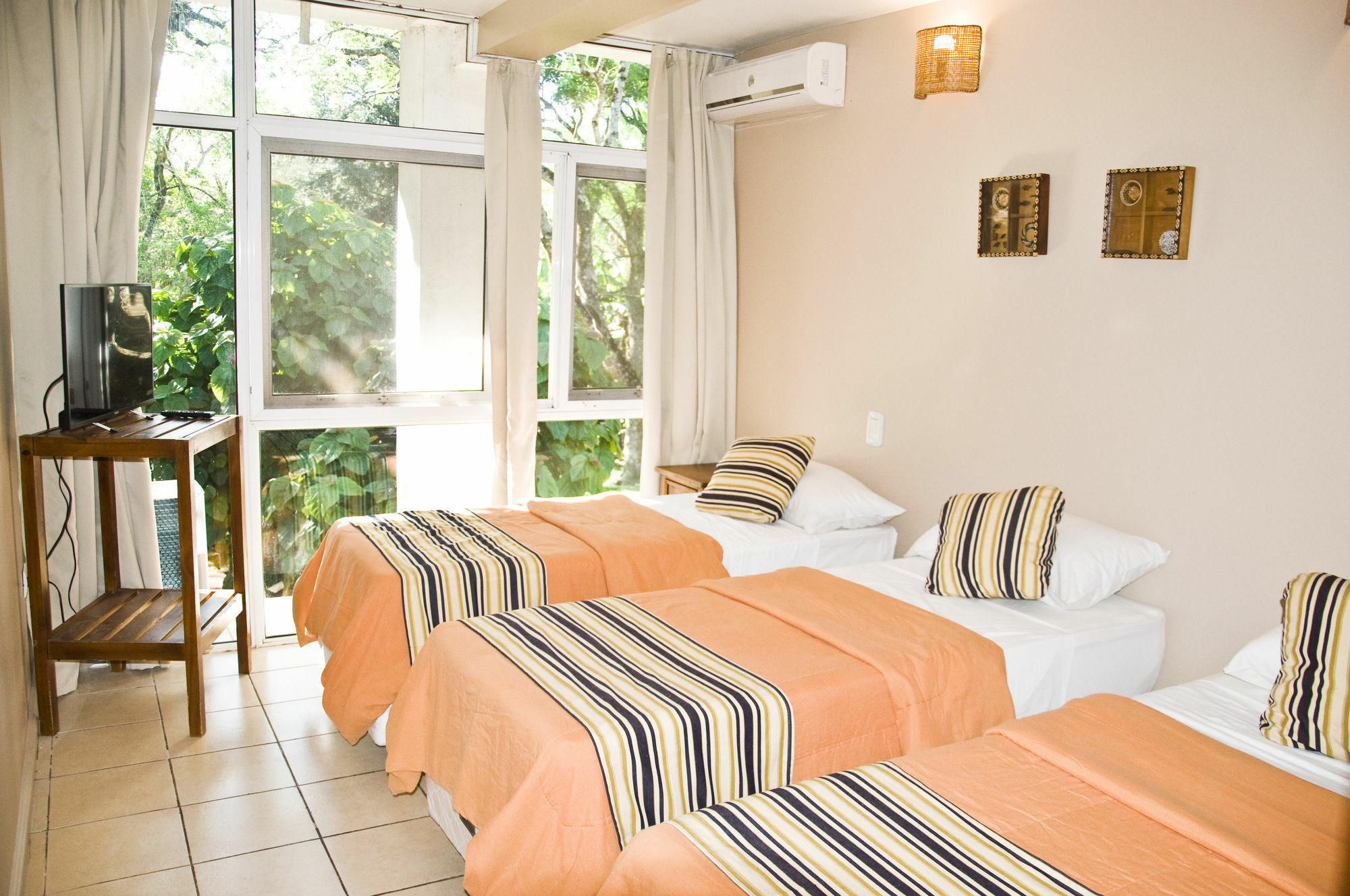 Tangoinn Club Iguazu Party Luxury Hostel Пуерто-Іґуасу Екстер'єр фото