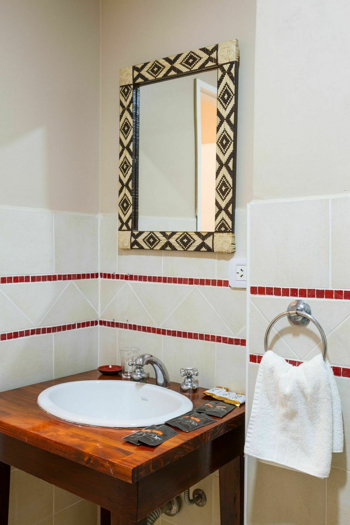 Tangoinn Club Iguazu Party Luxury Hostel Пуерто-Іґуасу Екстер'єр фото