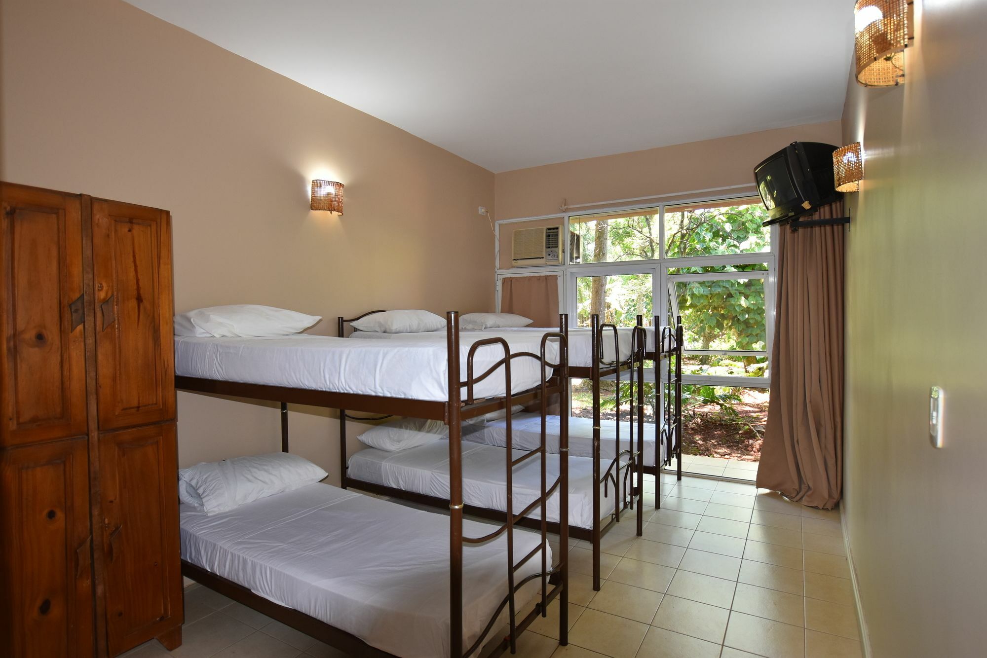 Tangoinn Club Iguazu Party Luxury Hostel Пуерто-Іґуасу Екстер'єр фото