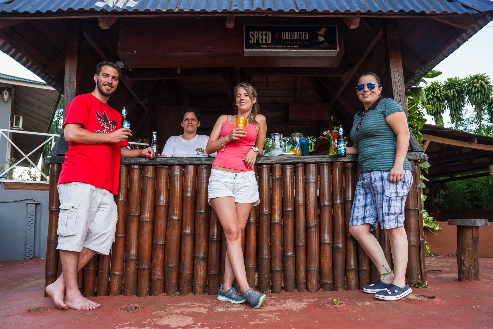 Tangoinn Club Iguazu Party Luxury Hostel Пуерто-Іґуасу Екстер'єр фото