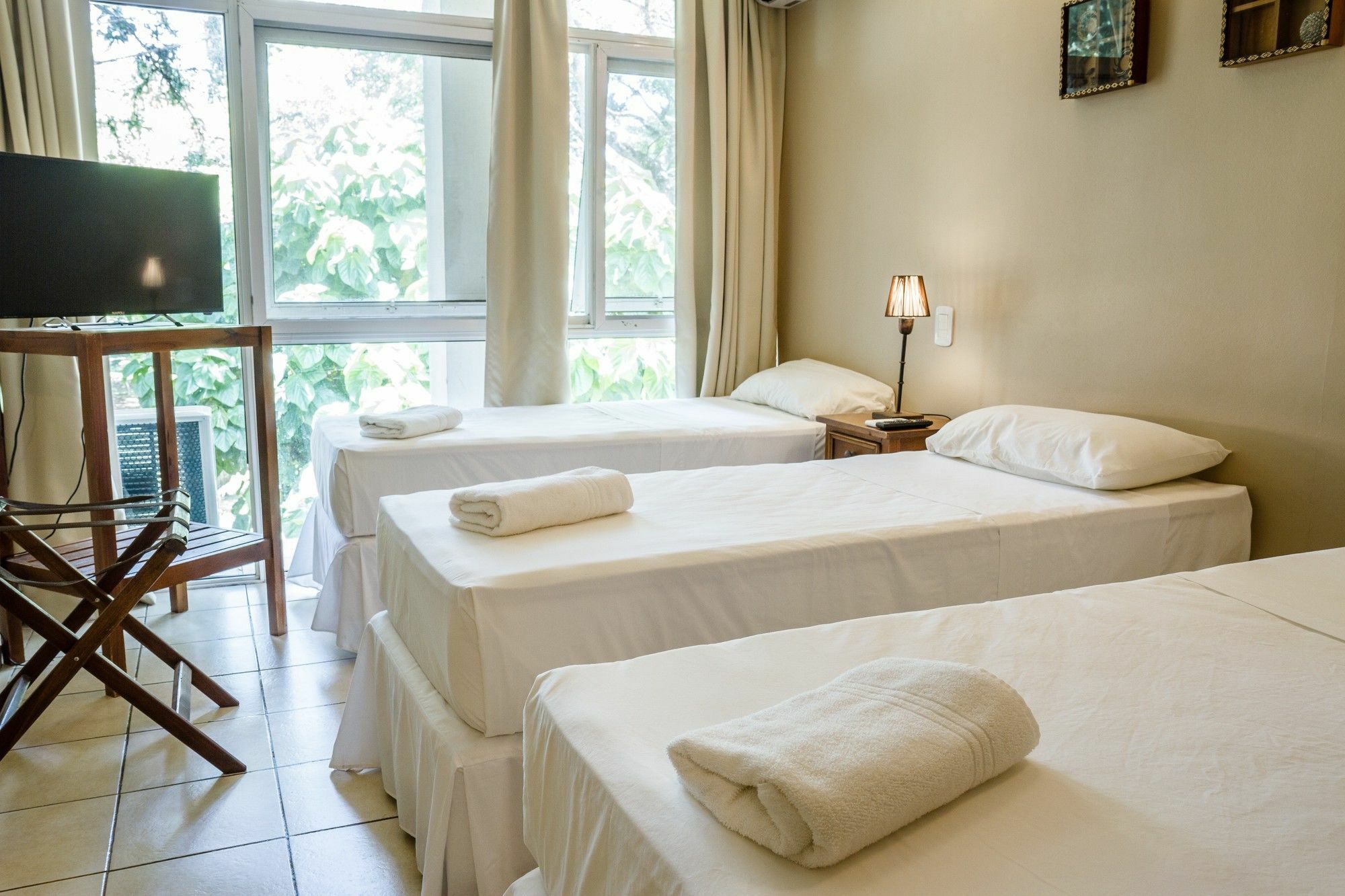 Tangoinn Club Iguazu Party Luxury Hostel Пуерто-Іґуасу Екстер'єр фото