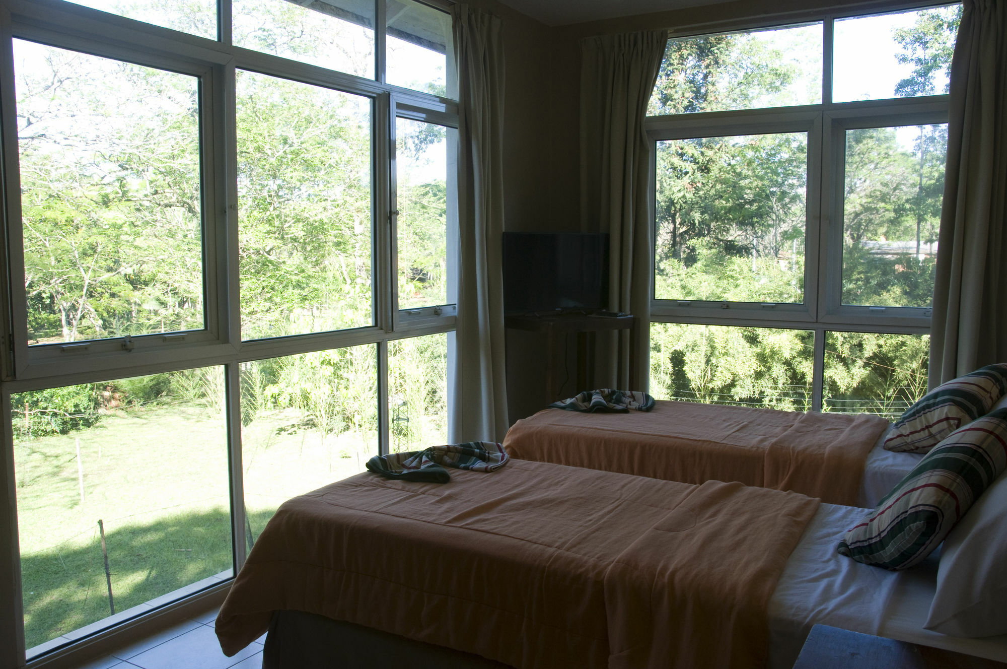 Tangoinn Club Iguazu Party Luxury Hostel Пуерто-Іґуасу Екстер'єр фото
