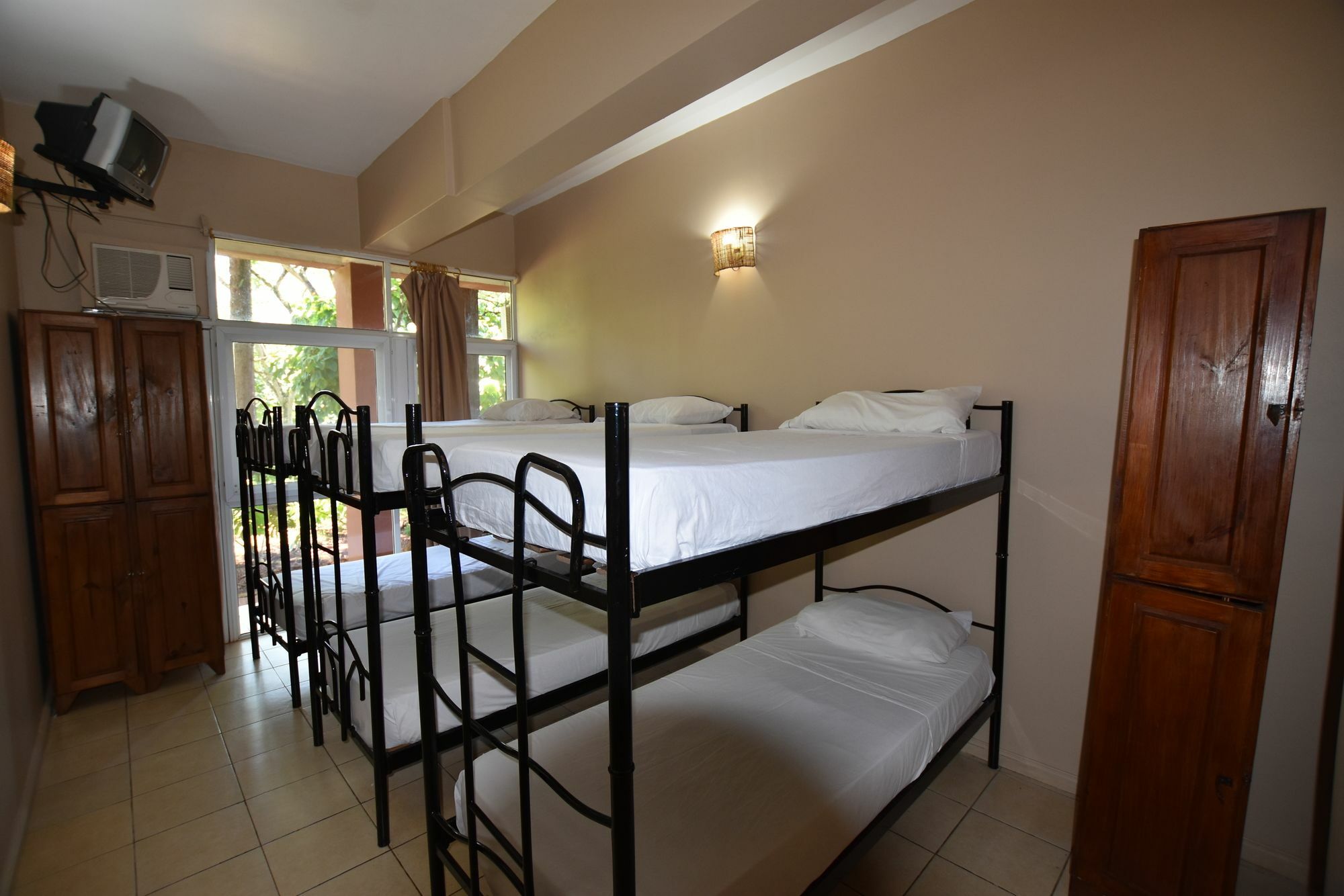 Tangoinn Club Iguazu Party Luxury Hostel Пуерто-Іґуасу Екстер'єр фото
