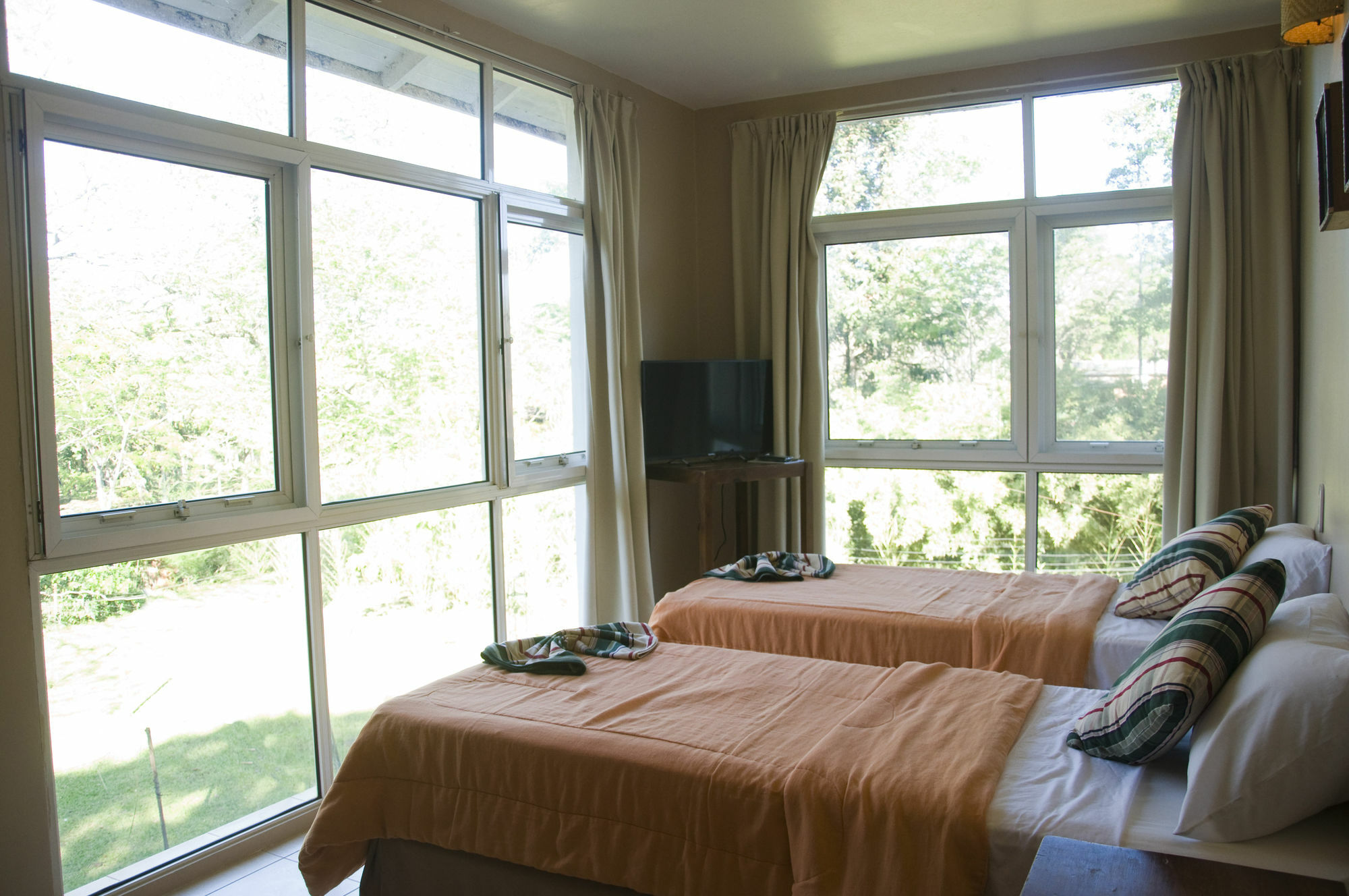 Tangoinn Club Iguazu Party Luxury Hostel Пуерто-Іґуасу Екстер'єр фото