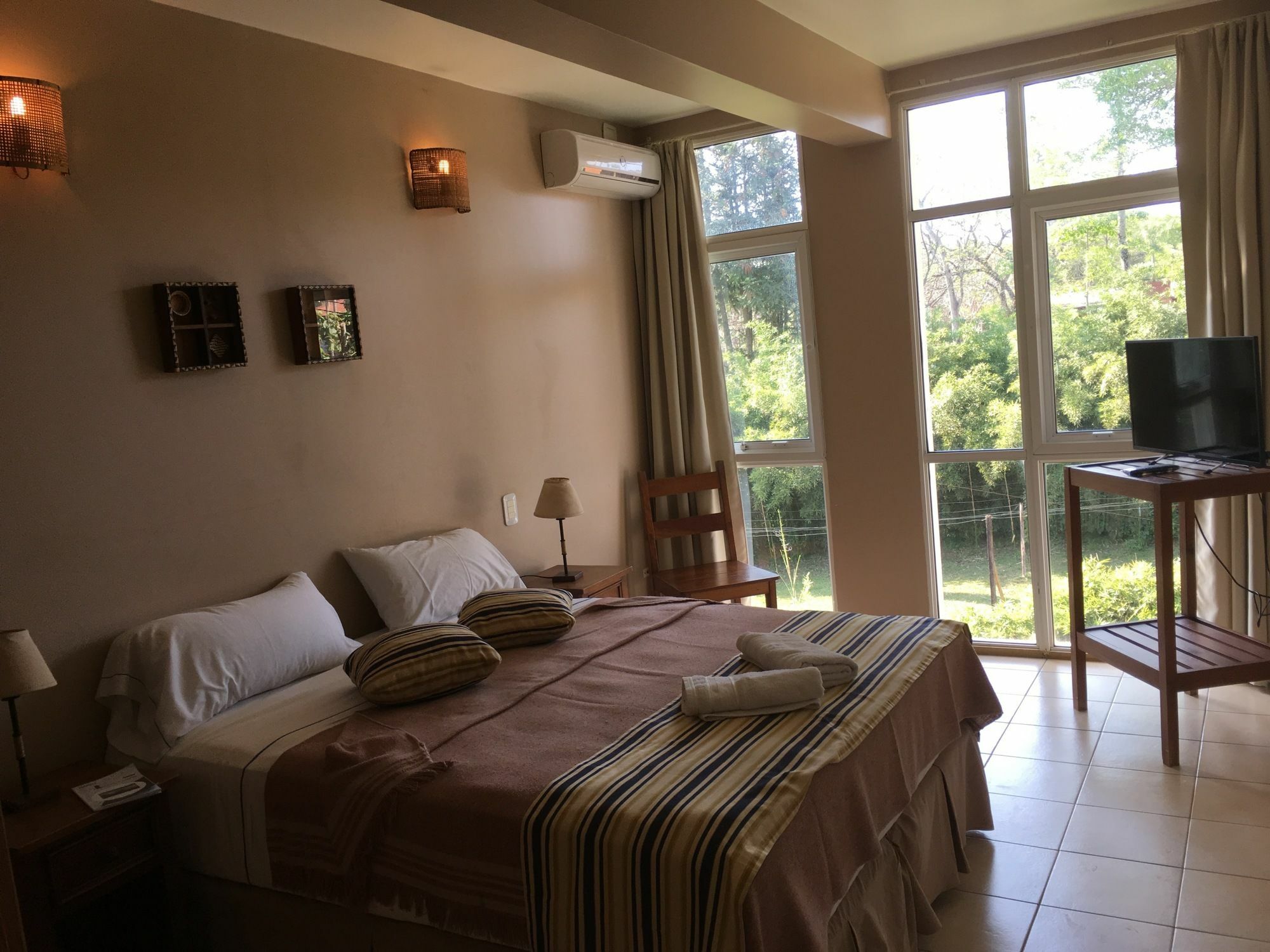 Tangoinn Club Iguazu Party Luxury Hostel Пуерто-Іґуасу Екстер'єр фото