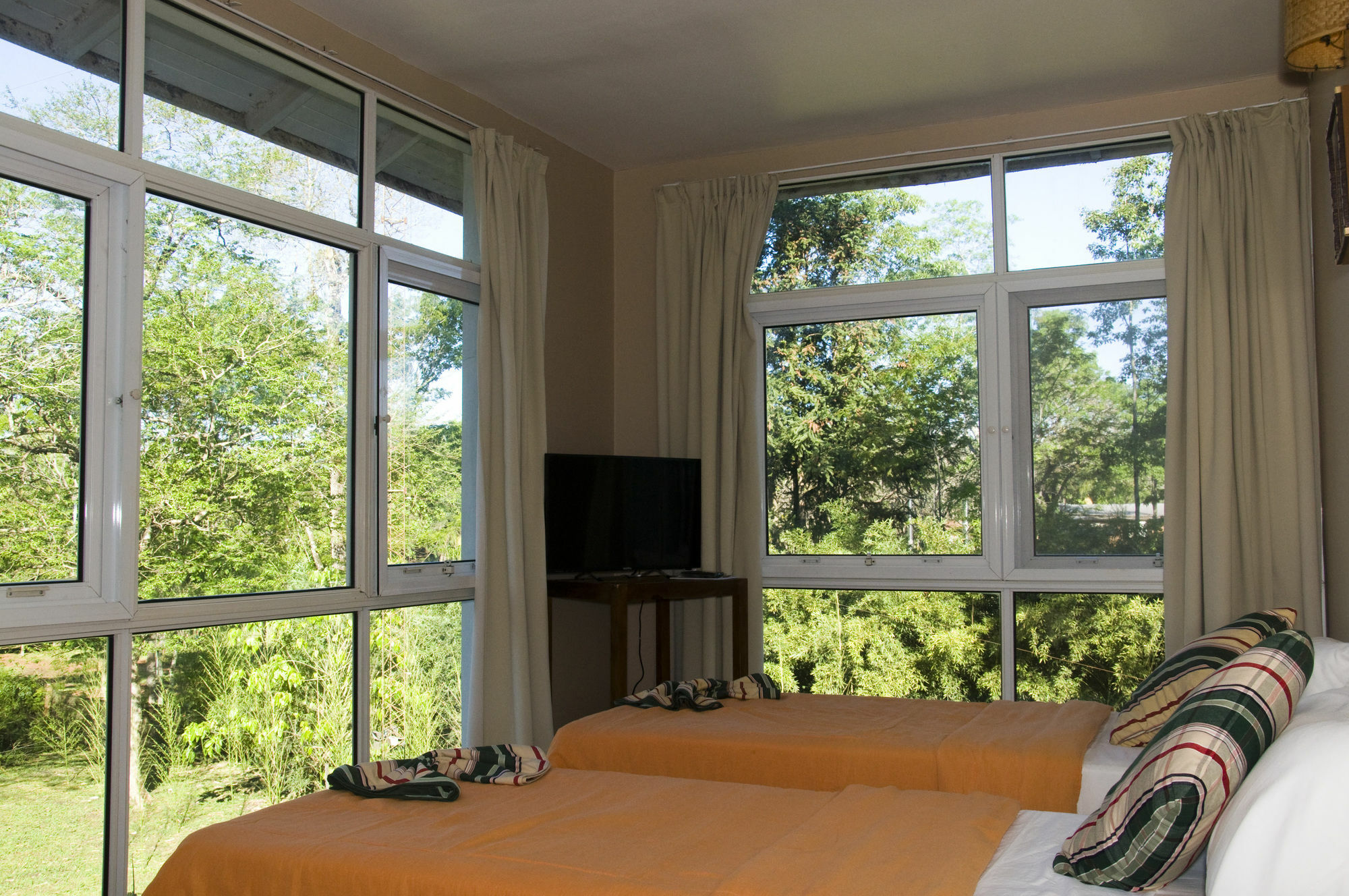 Tangoinn Club Iguazu Party Luxury Hostel Пуерто-Іґуасу Екстер'єр фото