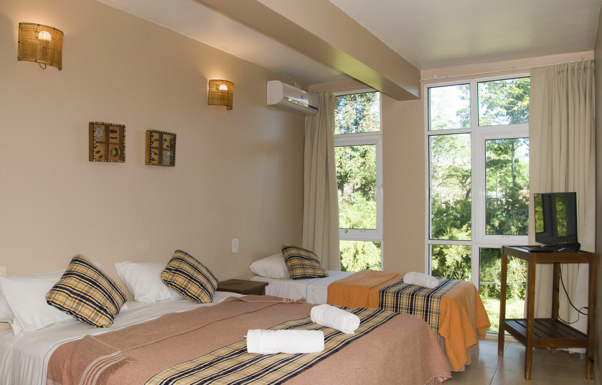 Tangoinn Club Iguazu Party Luxury Hostel Пуерто-Іґуасу Екстер'єр фото
