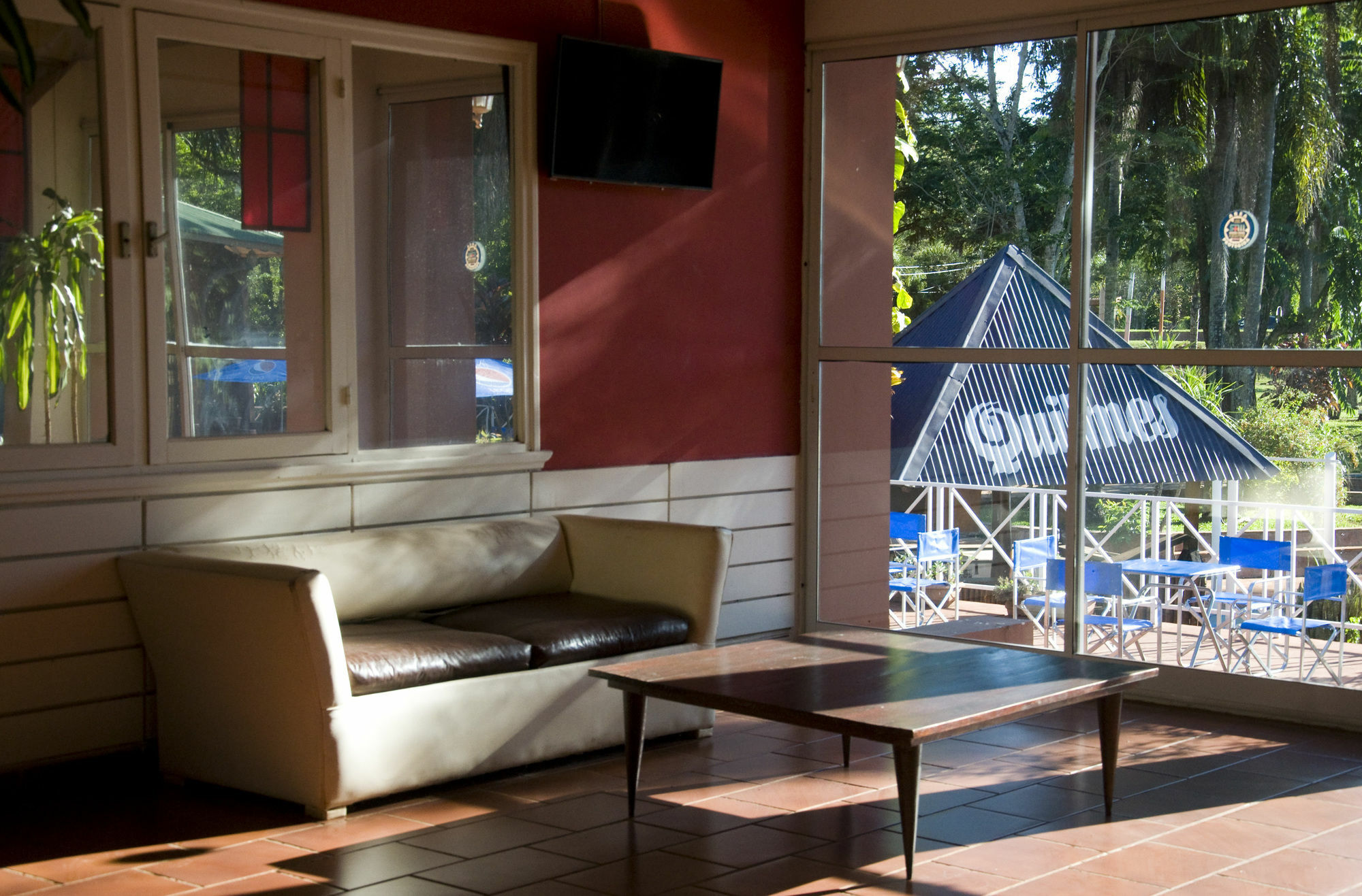 Tangoinn Club Iguazu Party Luxury Hostel Пуерто-Іґуасу Екстер'єр фото